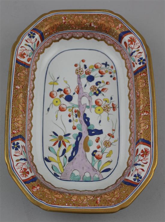 A Spode stone china Tree of Life pattern dish and two Spode bone china Japan pattern bowls, early 19th century, 20.5cm